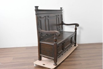 イギリスアンティーク　オーク材　クラシカルで重厚感のある収納付きモンクスベンチ　(R-087363)