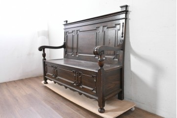 イギリスアンティーク　オーク材　クラシカルで重厚感のある収納付きモンクスベンチ　(R-087363)