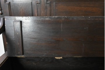 イギリスアンティーク　オーク材　クラシカルで重厚感のある収納付きモンクスベンチ　(R-087363)