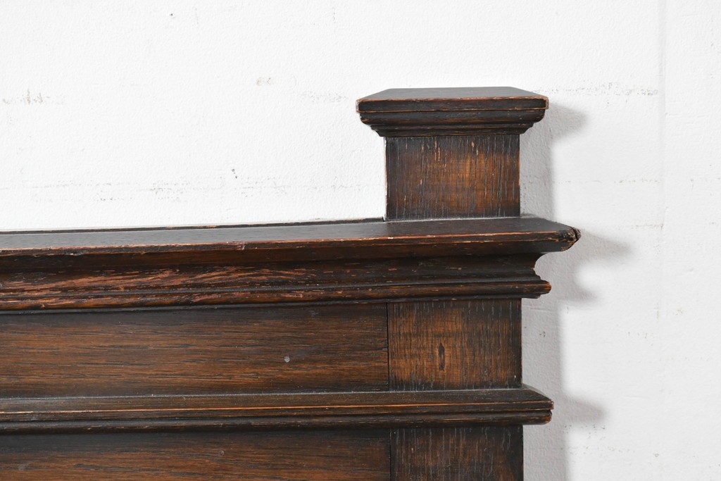 イギリスアンティーク　オーク材　クラシカルで重厚感のある収納付きモンクスベンチ　(R-087363)