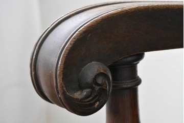 イギリスアンティーク　オーク材　クラシカルで重厚感のある収納付きモンクスベンチ　(R-087363)