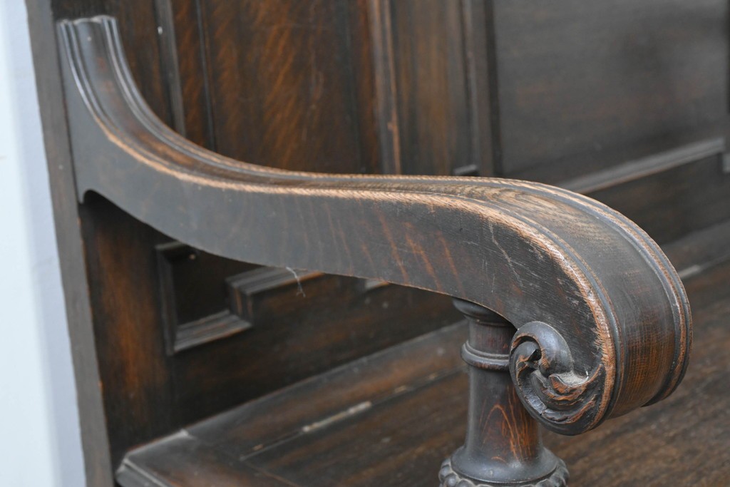 イギリスアンティーク　オーク材　クラシカルで重厚感のある収納付きモンクスベンチ　(R-087363)