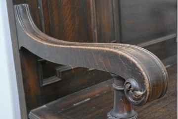 イギリスアンティーク　オーク材　クラシカルで重厚感のある収納付きモンクスベンチ　(R-087363)