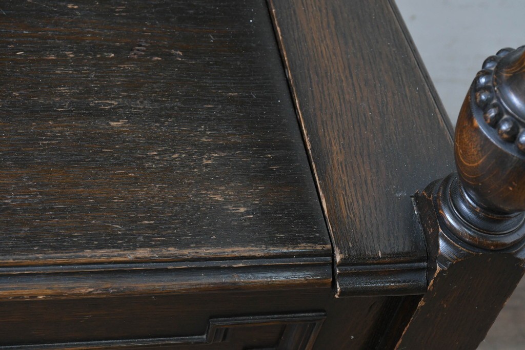 イギリスアンティーク　オーク材　クラシカルで重厚感のある収納付きモンクスベンチ　(R-087363)