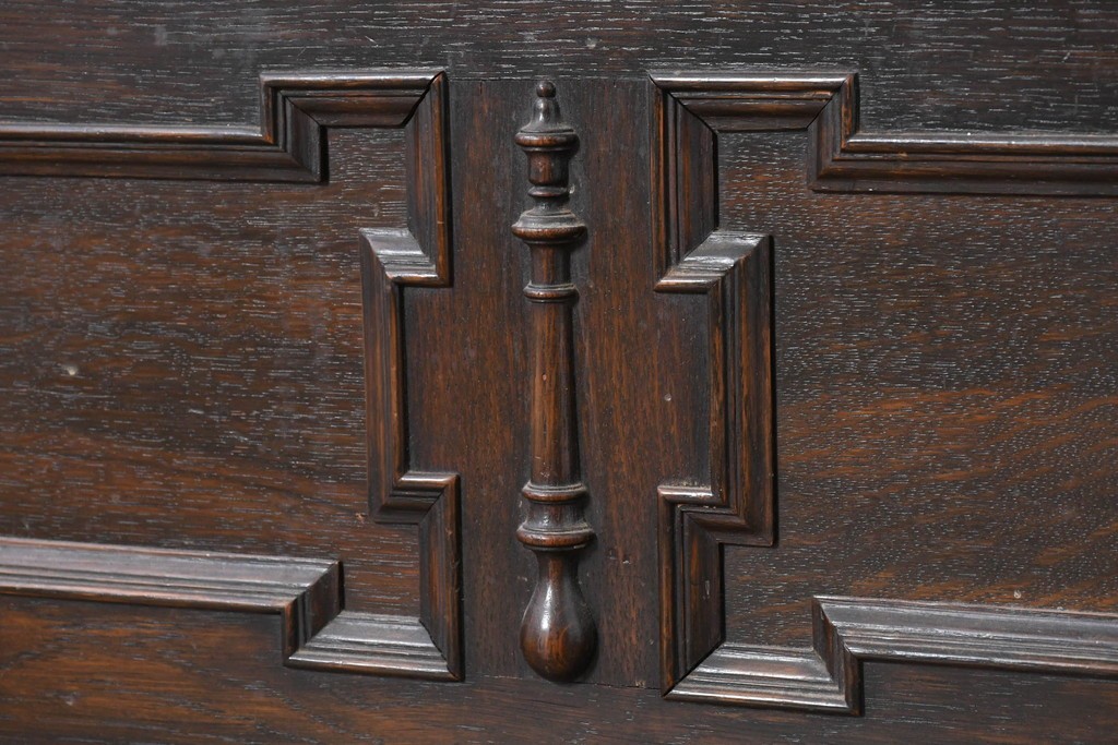 イギリスアンティーク　オーク材　クラシカルで重厚感のある収納付きモンクスベンチ　(R-087363)