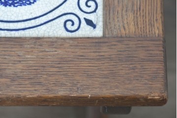 オランダヴィンテージ　オーク材　タイルトップと曲線脚が目を引くサイドテーブル　(R-087364)