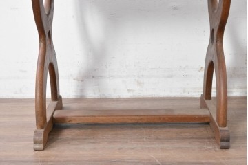 オランダヴィンテージ　オーク材　タイルトップと曲線脚が目を引くサイドテーブル　(R-087364)