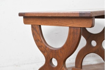 オランダヴィンテージ　オーク材　タイルトップと曲線脚が目を引くサイドテーブル　(R-087364)