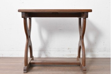 オランダヴィンテージ　オーク材　タイルトップと曲線脚が目を引くサイドテーブル　(R-087364)