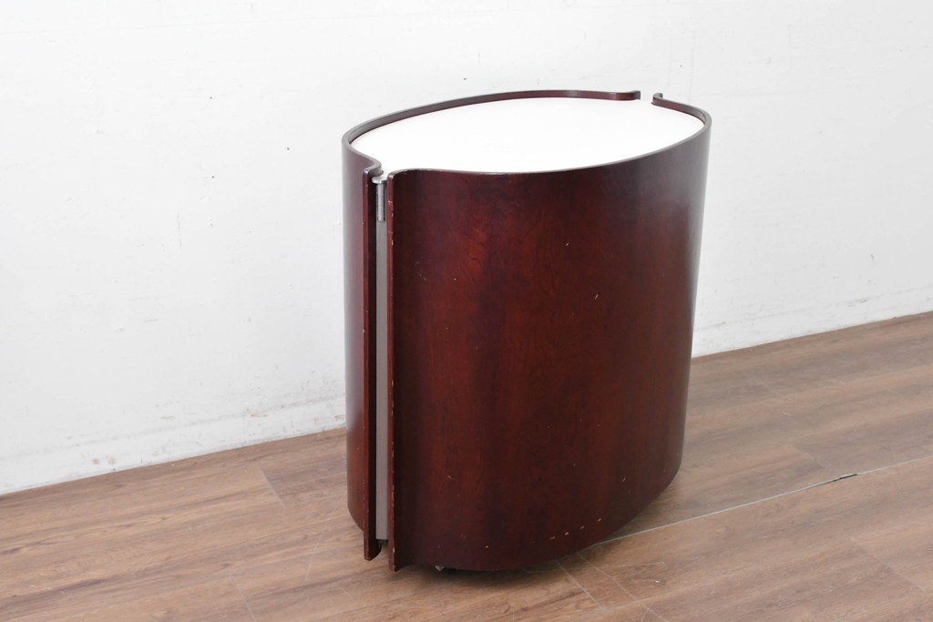 イタリアアンティーク　Tecno(テクノ)社　Eugenio Gerli(エウジェニオ・ジェルリ)デザイン　「Jamaica」　B106　ユニークなフォルムのバーキャビネット　(R-087365)