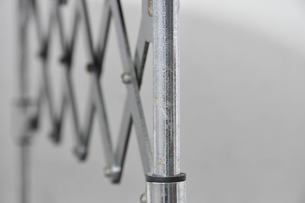 中古　イタリア　Kartell(カルテル)　GASTONE(ガストーネ)　折り畳めるトロリーワゴン　定価約15万円　(R-087366)