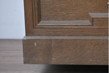 中古　美品　神戸洋家具　細やかな彫刻入りのクラシカルなワードローブ　(R-087367)