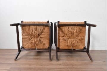 中古　美品　松本民芸家具　ラッシ座(ガマ座)がお洒落な#77型曲肘付きイス2脚セット　定価(2脚合計)約56万円　(R-087368)