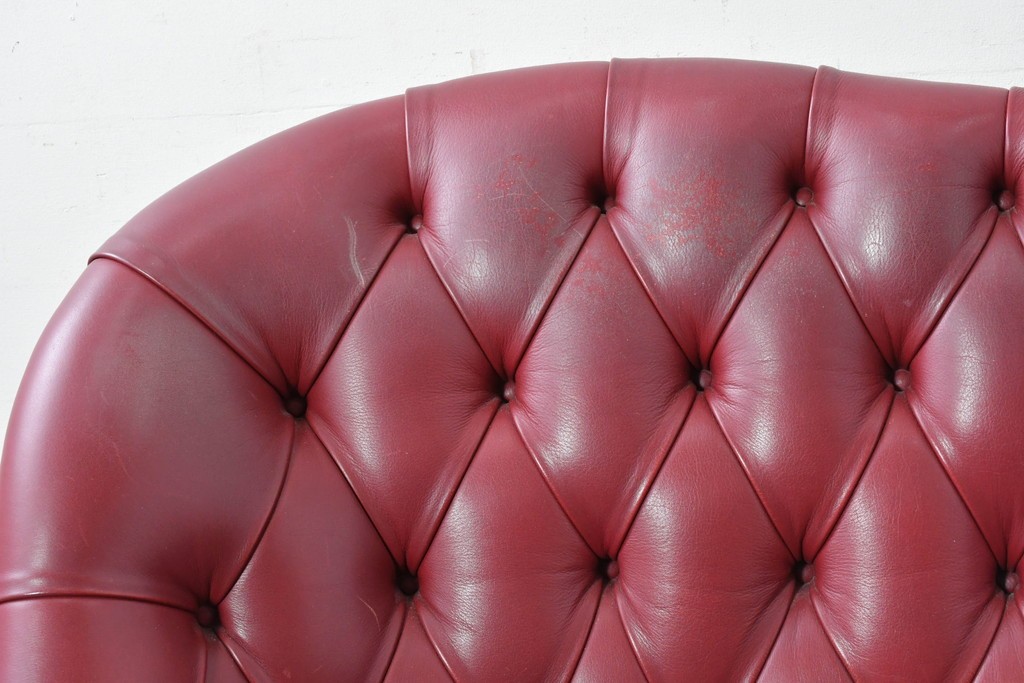 中古　スペイン　VARO,S.A. VALENTI(バロッサバレンティ)　本革　クラシカルなデザインの二人掛けソファ　(R-087369)