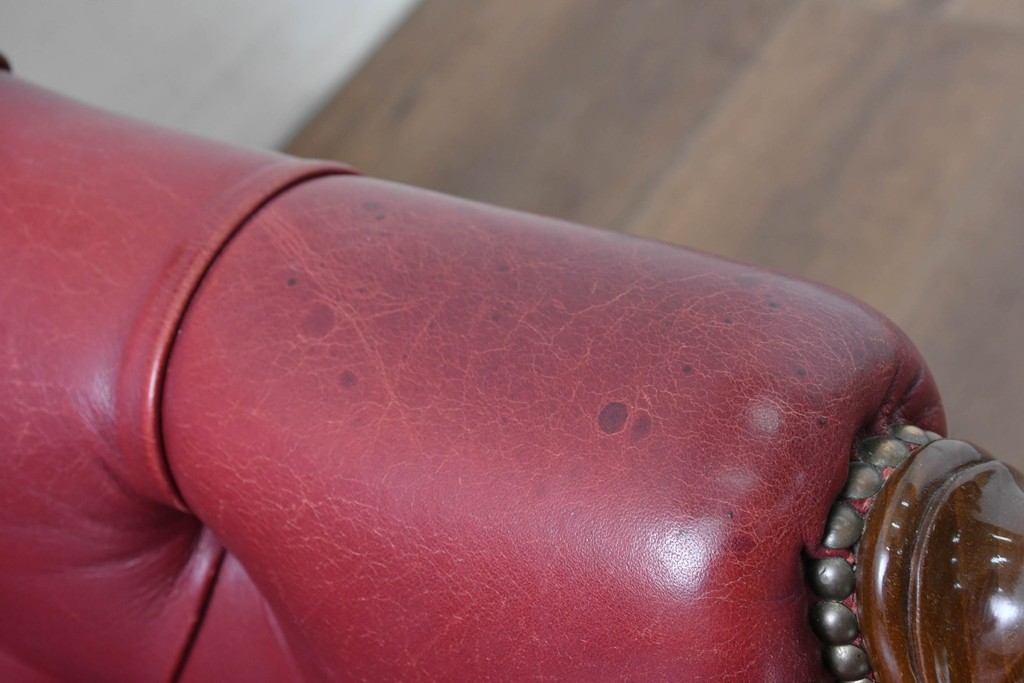 中古　スペイン　VARO,S.A. VALENTI(バロッサバレンティ)　本革　クラシカルなデザインの二人掛けソファ　(R-087369)