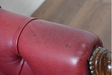 中古　スペイン　VARO,S.A. VALENTI(バロッサバレンティ)　本革　クラシカルなデザインの二人掛けソファ　(R-087369)