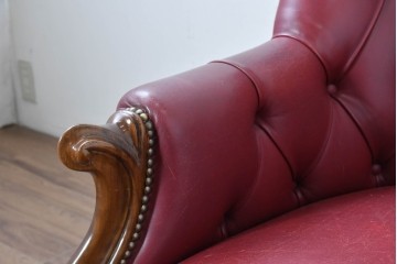 中古　スペイン　VARO,S.A. VALENTI(バロッサバレンティ)　本革　クラシカルなデザインの二人掛けソファ　(R-087369)