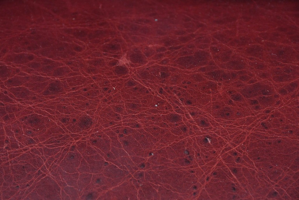 中古　スペイン　VARO,S.A. VALENTI(バロッサバレンティ)　本革　クラシカルなデザインの二人掛けソファ　(R-087369)