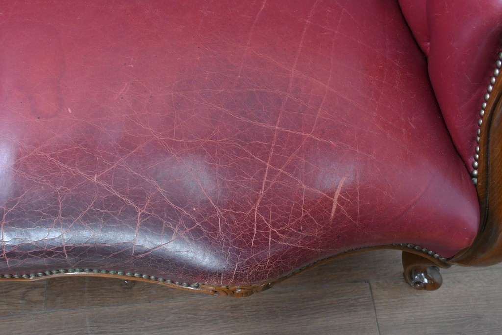 中古　スペイン　VARO,S.A. VALENTI(バロッサバレンティ)　本革　クラシカルなデザインの二人掛けソファ　(R-087369)