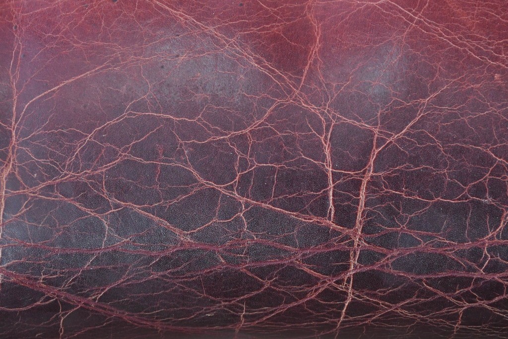 中古　スペイン　VARO,S.A. VALENTI(バロッサバレンティ)　本革　クラシカルなデザインの二人掛けソファ　(R-087369)