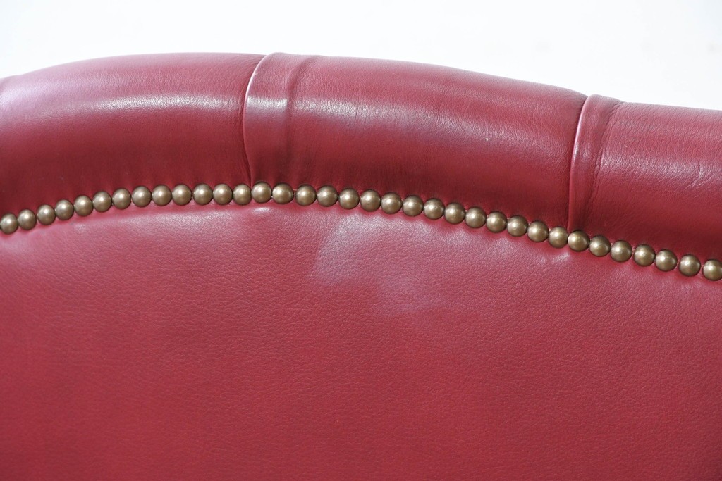 中古　スペイン　VARO,S.A. VALENTI(バロッサバレンティ)　本革　クラシカルなデザインの二人掛けソファ　(R-087369)