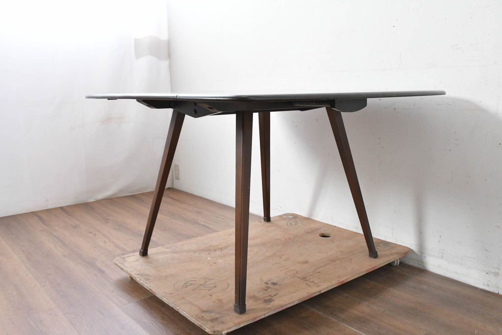 中古　美品　ERCOL(アーコール)　希少なスクエアモデルのドロップリーフテーブル　(R-087370)