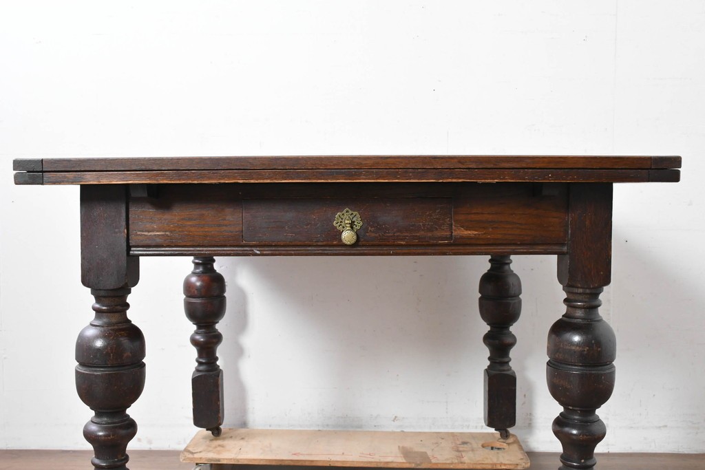 イギリスアンティーク　オーク材　大振りサイズのドローリーフテーブル　(R-087371)