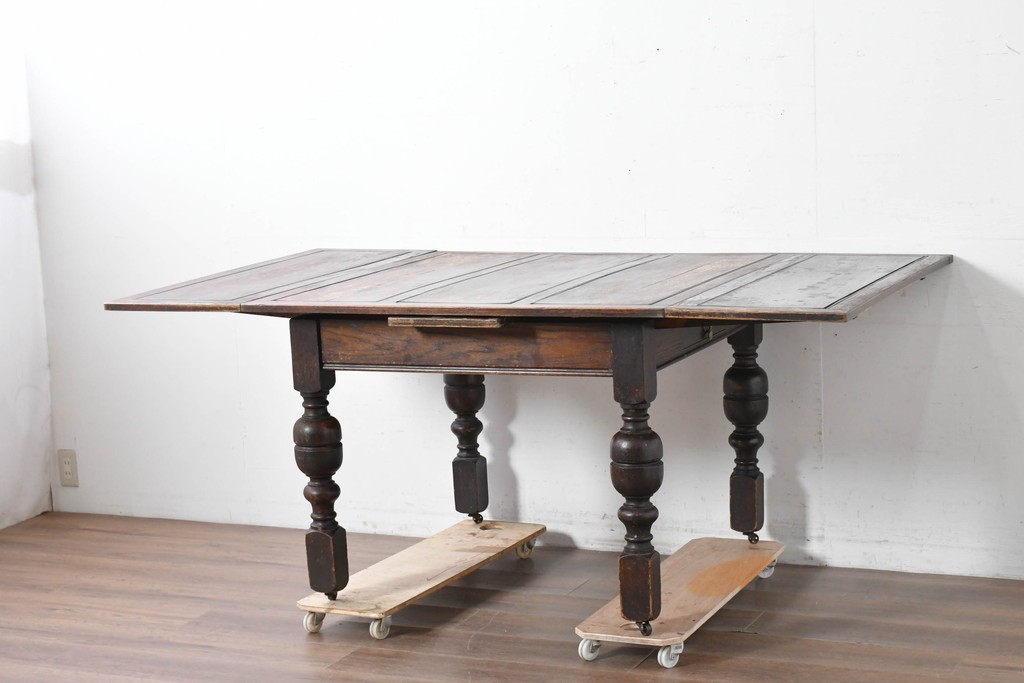 イギリスアンティーク　オーク材　大振りサイズのドローリーフテーブル　(R-087371)