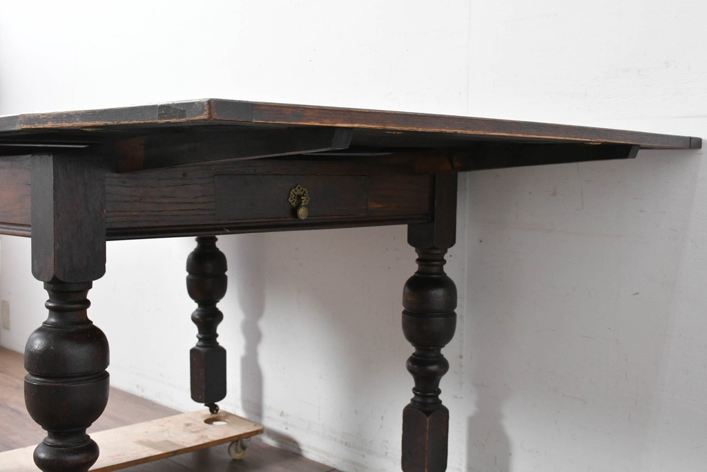 イギリスアンティーク　オーク材　大振りサイズのドローリーフテーブル　(R-087371)