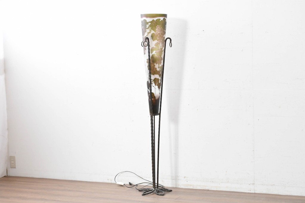 中古　エミール・ガレ風(Emile Galle)　ぶどう柄のフロアスタンド　(R-087373)