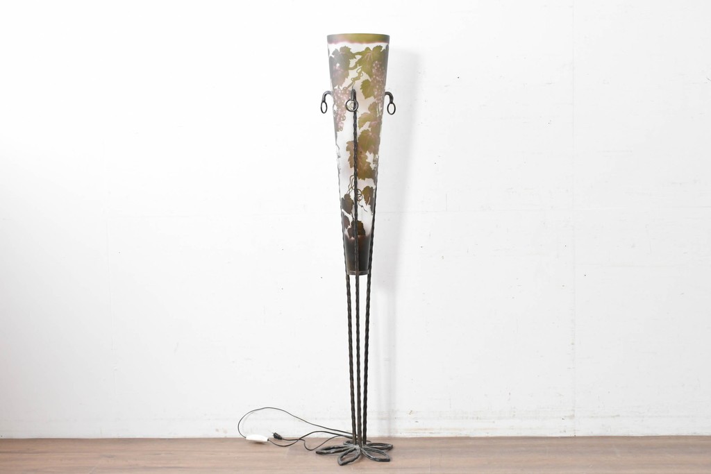 中古　エミール・ガレ風(Emile Galle)　ぶどう柄のフロアスタンド　(R-087373)