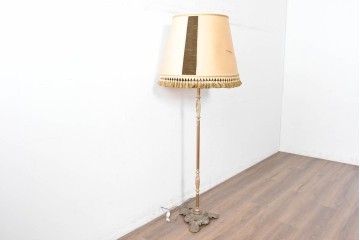 海外ヴィンテージ　真鍮ベースのフロアスタンド　(R-087374)