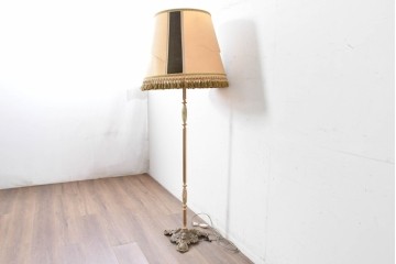 海外ヴィンテージ　真鍮ベースのフロアスタンド　(R-087374)