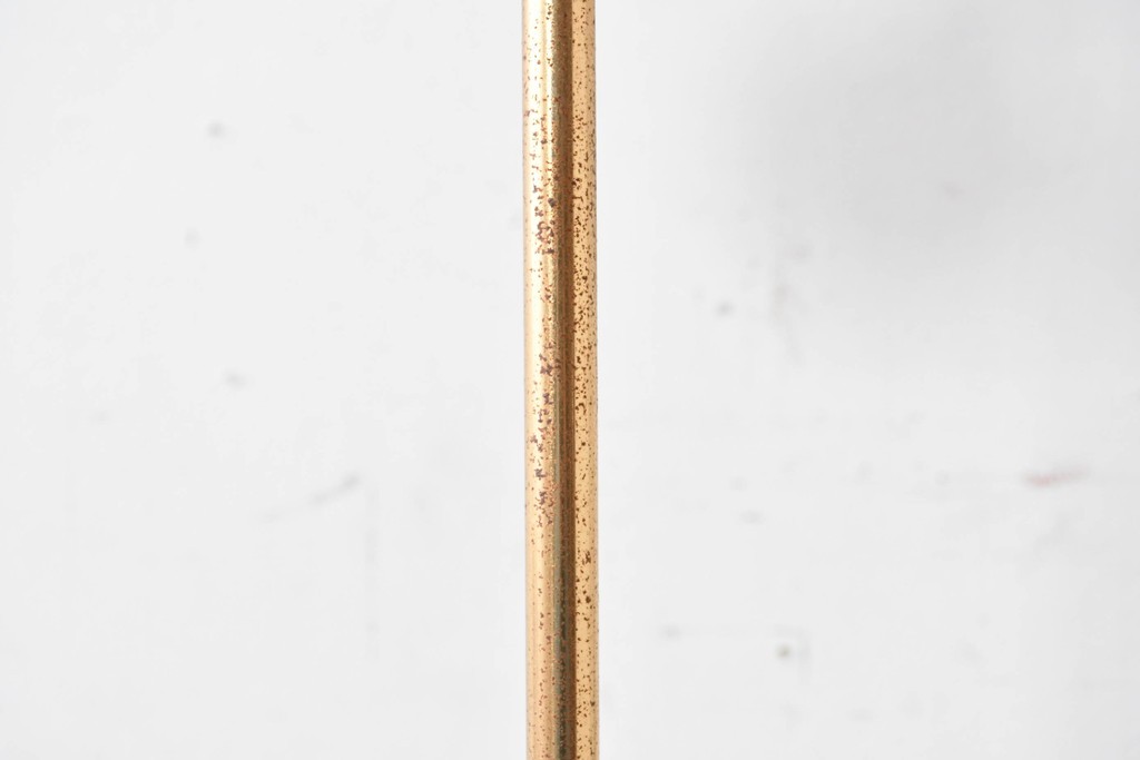 海外ヴィンテージ　真鍮ベースのフロアスタンド　(R-087374)