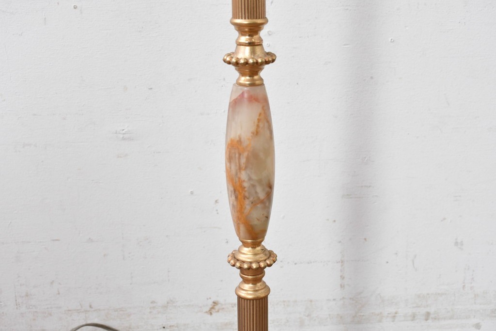 海外ヴィンテージ　真鍮ベースのフロアスタンド　(R-087374)