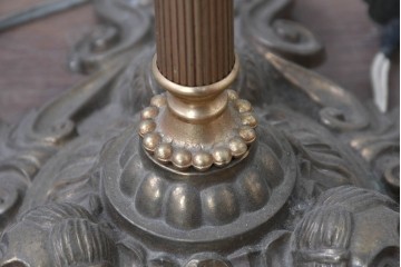 海外ヴィンテージ　真鍮ベースのフロアスタンド　(R-087374)