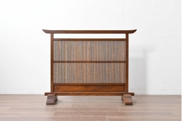 和製ヴィンテージ　高級品　総欅(ケヤキ)材　素材の良さが際立つ漆塗りの衝立て　(R-087375)