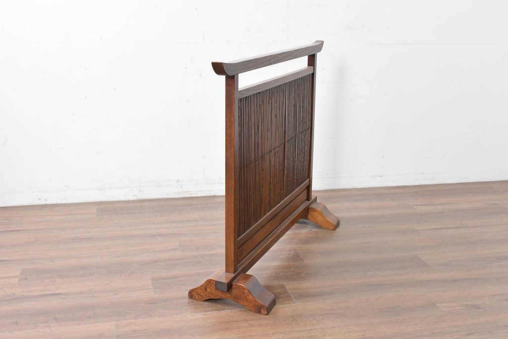 和製ヴィンテージ　高級品　総欅(ケヤキ)材　素材の良さが際立つ漆塗りの衝立て　(R-087375)