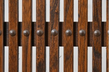 和製ヴィンテージ　高級品　総欅(ケヤキ)材　素材の良さが際立つ漆塗りの衝立て　(R-087375)