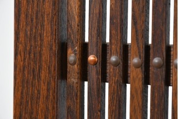 和製ヴィンテージ　高級品　総欅(ケヤキ)材　素材の良さが際立つ漆塗りの衝立て　(R-087375)