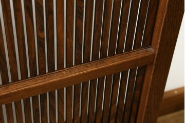 和製ヴィンテージ　高級品　総欅(ケヤキ)材　素材の良さが際立つ漆塗りの衝立て　(R-087375)