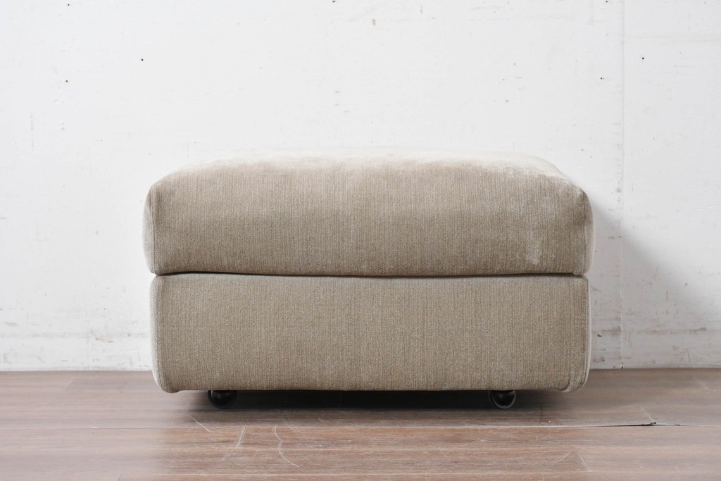 中古　arflex(アルフレックス)　GALE(ガーレ)　やわらかな座り心地が魅力のキャスター付きオットマン　定価約36万円　(R-087376)