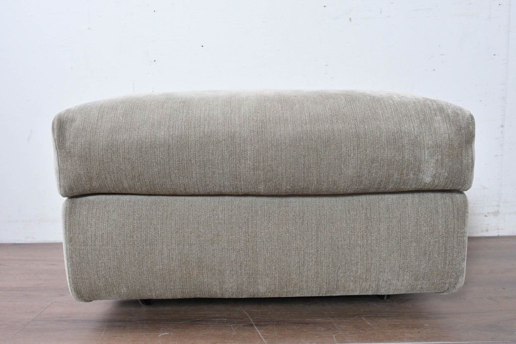 中古　arflex(アルフレックス)　GALE(ガーレ)　やわらかな座り心地が魅力のキャスター付きオットマン　定価約36万円　(R-087376)