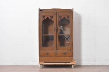 和製アンティーク　栓材　透かし彫りの意匠が目を惹くガラス扉の本箱　(R-087377)