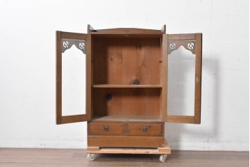 和製アンティーク　栓材　透かし彫りの意匠が目を惹くガラス扉の本箱　(R-087377)