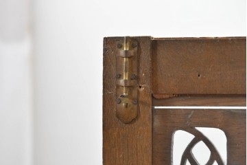 和製アンティーク　栓材　透かし彫りの意匠が目を惹くガラス扉の本箱　(R-087377)