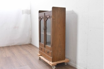 和製アンティーク　栓材　透かし彫りの意匠が目を惹くガラス扉の本箱　(R-087377)