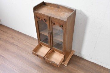 和製アンティーク　栓材　透かし彫りの意匠が目を惹くガラス扉の本箱　(R-087377)