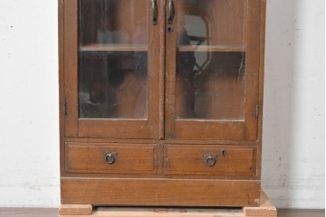 和製アンティーク　栓材　透かし彫りの意匠が目を惹くガラス扉の本箱　(R-087377)