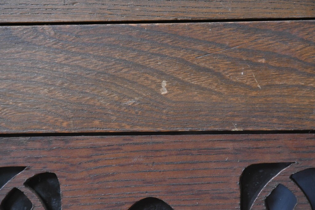 和製アンティーク　栓材　透かし彫りの意匠が目を惹くガラス扉の本箱　(R-087377)